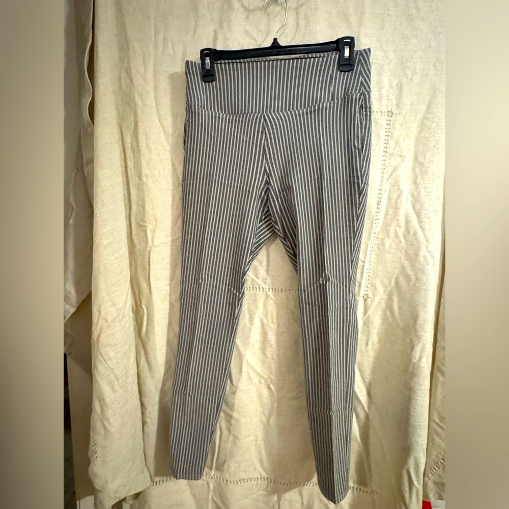 Stretchy Worthington Slacks